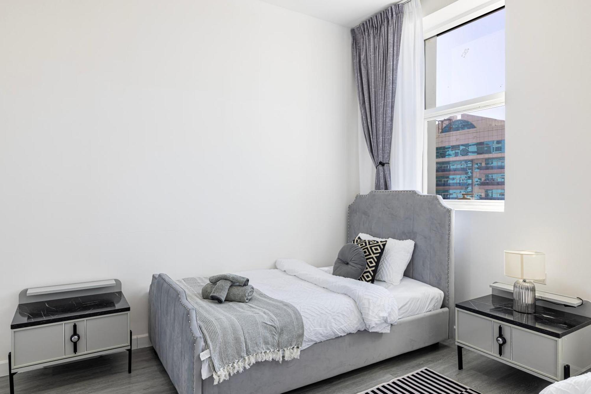 Apartment Sleek Nordic Style Seaview